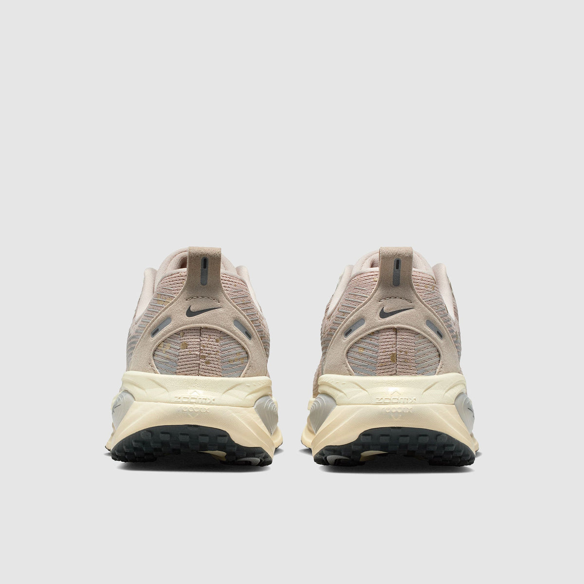 Nike Womens Vomero 18 SE
